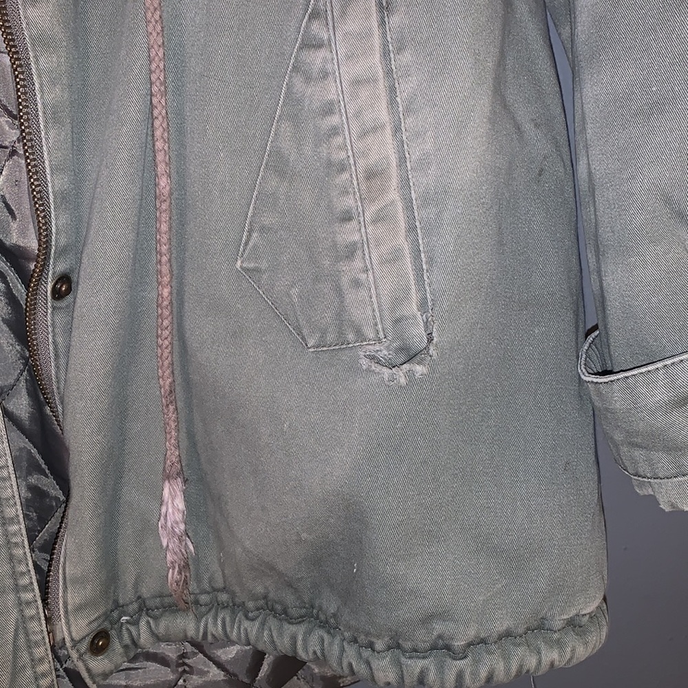 American rag jacket. Sized small. Army green. - Picture 3 of 8